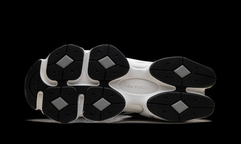 9060 "Grey Jet Black"